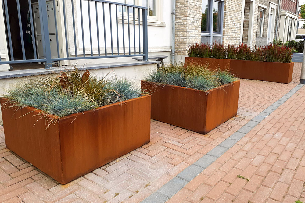 Venta al por mayor y a medida de jardineras para profesionales de la jardinería en Gipuzkoa