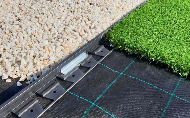 Cat&aacute;logo de material especializado para Dise&ntilde;o y Construcci&oacute;n de Jardines, contacta con KREO Jardiner&iacute;a y nuestro equipo especializado en jardiner&iacute;a te asesorar&aacute; en la compra de tu material de jardiner&iacute;a
