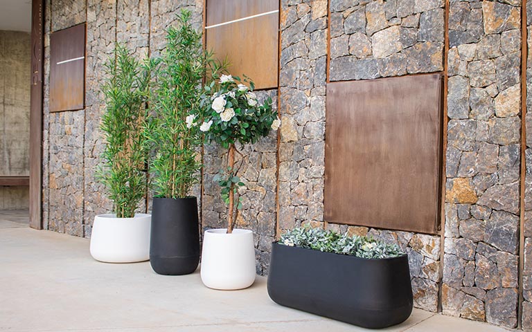 En KREO Jardiner&iacute;a te ofrecemos un amplio cat&aacute;logo de productos especializados para la creaci&oacute;n de Huertos, Jardines y Terrazas, compra tus abonos y fertilizantes, productos fitosanitarios y control de plagas, macetas y jardineras de dise&ntilde;o.