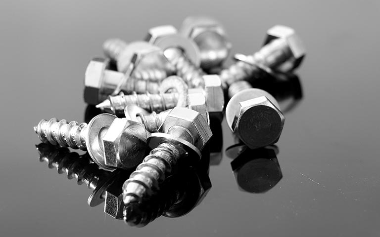 En KREO Jardiner&iacute;a puedes comprar Sujeciones, herrajes y torniller&iacute;a especializada para mantenimiento de jardines, huertos y terrazas